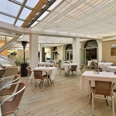 Hotel Sanary, Soleil Et Jardin - Renovation Hiver 2024-25