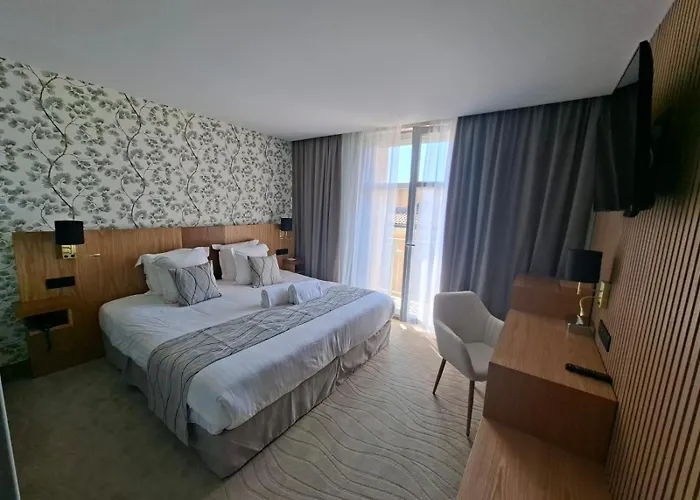 Western Soleil Et Jardin 4*