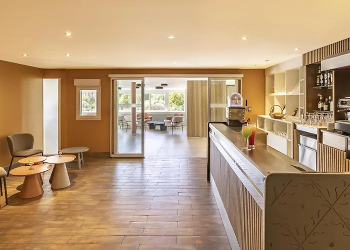 Western Soleil Et Jardin 4*